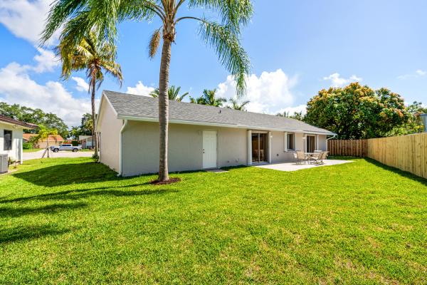 Shoreline At Dos Lagos, 74 Vista Del Rio, Boynton Beach, Florida 33426, image 3