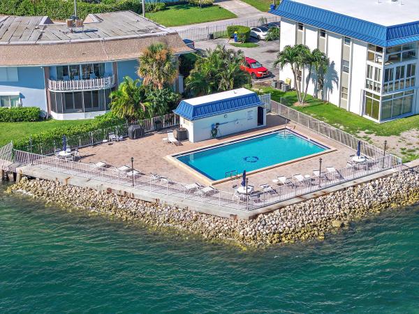Wilshire East, 400 Wilma Cir #206, Riviera Beach, Florida 33404, image 1