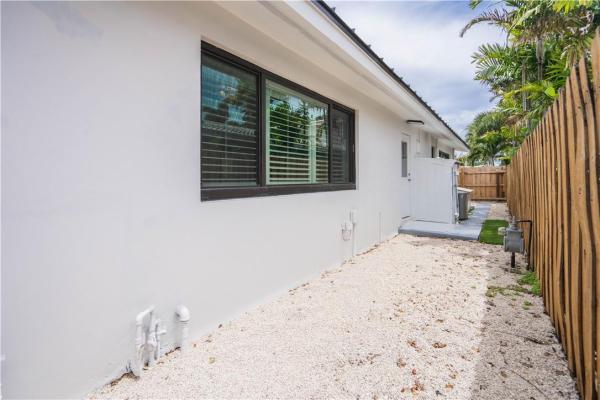 Pinehurst, 240 NE 25th Ave, Pompano Beach, Florida 33060, image 3
