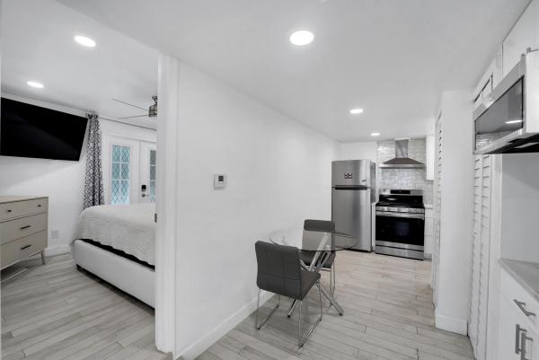 Colee Hammock, 1216 SE 1st St, Fort Lauderdale, Florida 33301, image 1