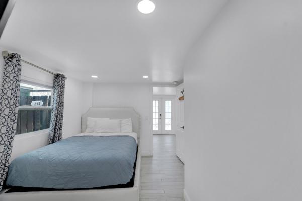 Colee Hammock, 1216 SE 1st St, Fort Lauderdale, Florida 33301, image 3