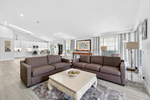 Eastpointe Country Club, 12902 Touchstone Pl, Palm Beach Gardens, Florida 33418, image 2