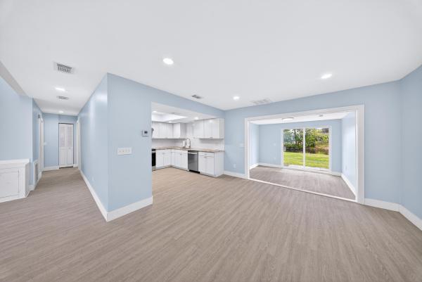 662 SE Essex Dr, Port St. Lucie, Florida 34984, image 2
