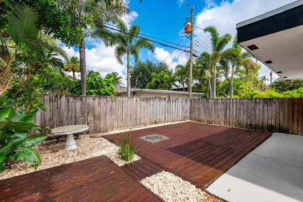 Tropical Manors, 2733 NE 6th Ave, Wilton Manors, Florida 33334, image 1