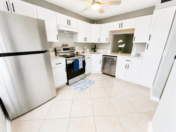 The Charter Club Of Palm Beach, 222 Foxtail Dr #E, Greenacres, Florida 33415, image 3
