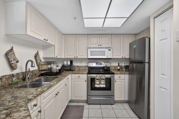 Grand View At Crestwood, 800 S Crestwood Ct Ct #809, Royal Palm Beach, Florida 33411, image 3