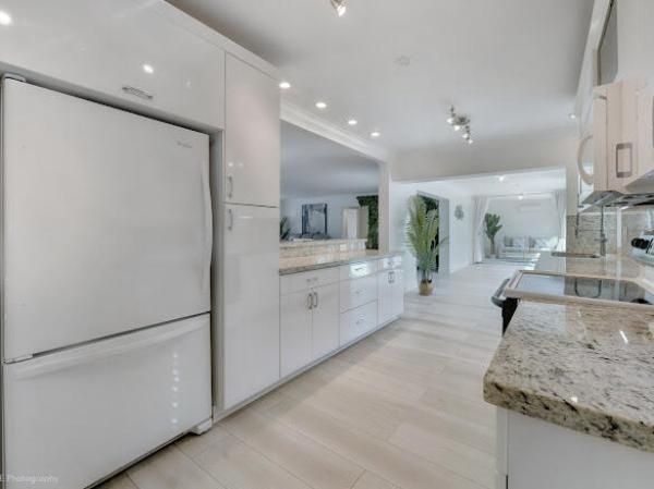 Country Club Homes, 1250 Arthur St, Hollywood, Florida 33019, image 3
