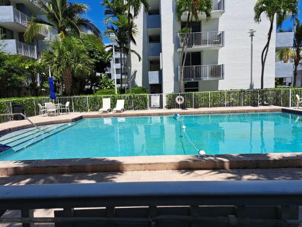 North Bay Villas, 1801 S Treasure Dr #118, North Bay Village, Florida 33141, image 2