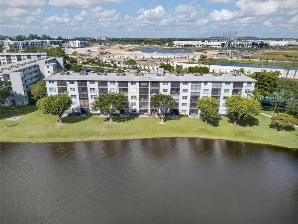 Olympic Pointe At Cypress Bend, 2222 N Cypress Bend Dr #201, Pompano Beach, Florida 33069, image 3