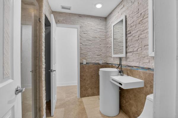 Long Lake Estates, 8044 Twin Lake Dr, Boca Raton, Florida 33496, image 1