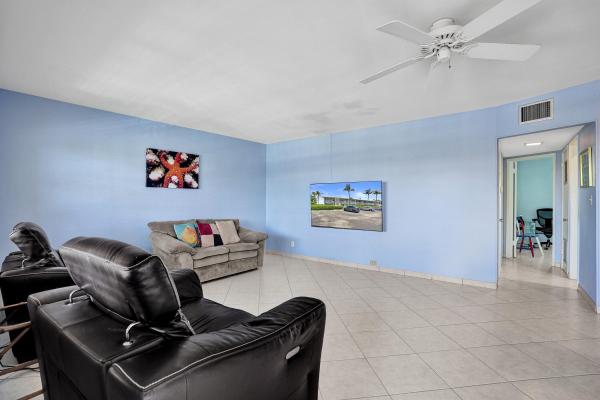 Cypress Island, 930 SE 9th Ave #11, Pompano Beach, Florida 33060, image 2