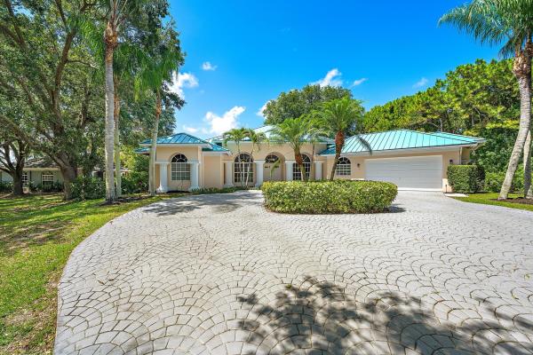 Palm Beach Country Estates, 7087 N 155th Pl Pl, Palm Beach Gardens, Florida 33418, image 1
