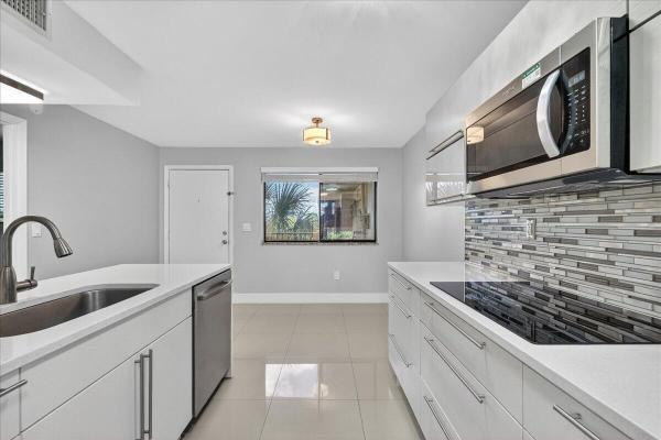 Plantation Forest, 7451 NW 16th St #407, Plantation, Florida 33313, image 3