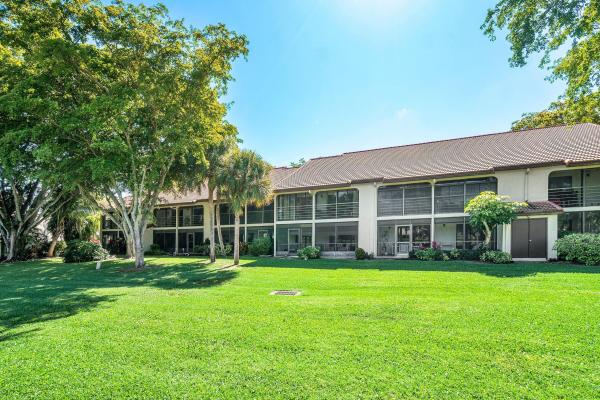 10137 Mangrove Dr #203, Boynton Beach, Florida 33437, image 3