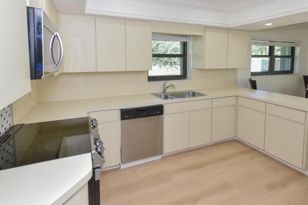 Via Del Mar, 1469 Via Privada, Jupiter, Florida 33477, image 2