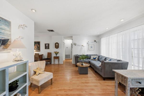 Imperial Point, 6315 NE 22nd Ave, Fort Lauderdale, Florida 33308, image 2