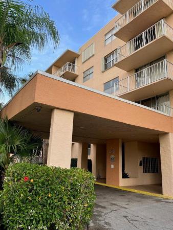 Breakwaters Of The Palm Beaches, 480 Executive Center Dr #4A, West Palm Beach, Florida 33401, image 1