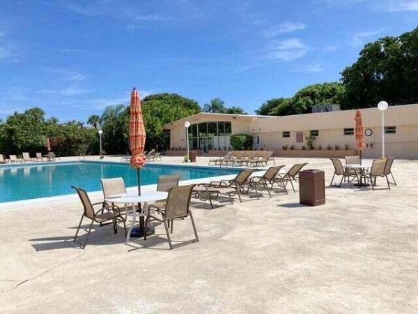 Breakwaters Of The Palm Beaches, 480 Executive Center Dr #4A, West Palm Beach, Florida 33401, image 3