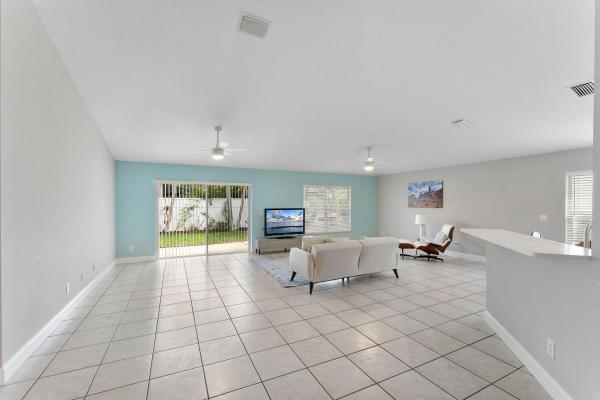 Delray Lakes, 981 Delray Lakes Dr, Delray Beach, Florida 33444, image 2