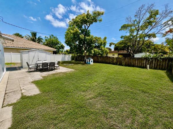 Parker Estates, 818 Glenridge Dr, West Palm Beach, Florida 33405, image 2