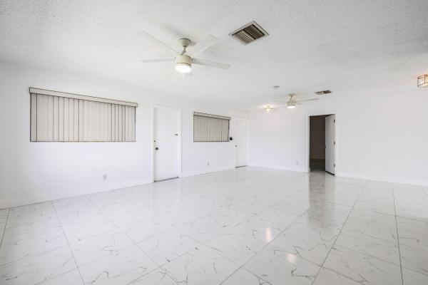 Crystal Lake 941, 941 Crystal Lake Dr #207, Deerfield Beach, Florida 33064, image 1