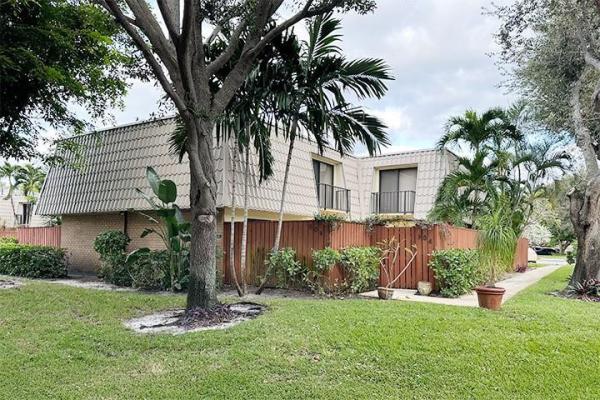 Embassy Park, 1700 Embassy Dr #504, West Palm Beach, Florida 33401, image 3