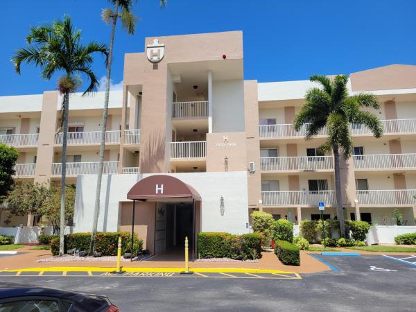 Trent, 7878 Trent Dr #308, Tamarac, Florida 33321, image 2