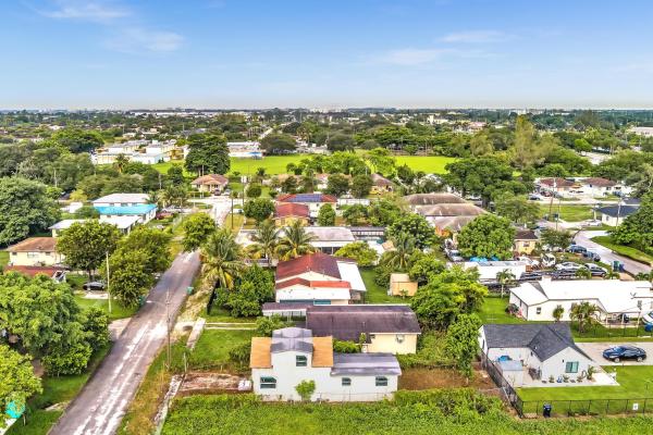 1713 NW 76th Ter, Unincorporated Dade County, Florida 33147, image 1