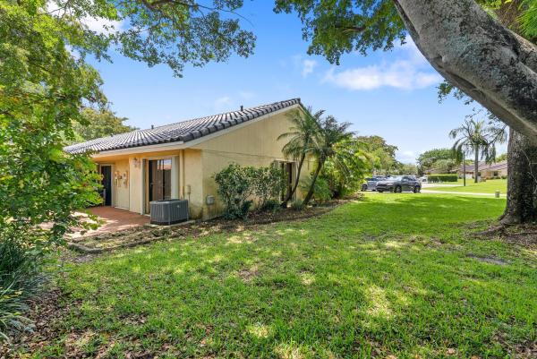 Thornhill Lake, 6789 Bridlewood Ct #., Boca Raton, Florida 33433, image 2