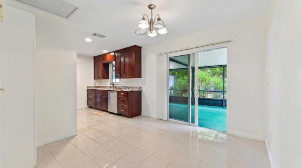 Palm Springs Village, 428 Alemeda Dr, Palm Springs, Florida 33461, image 2