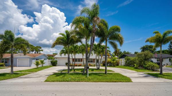 Palm Springs Village, 428 Alemeda Dr, Palm Springs, Florida 33461, image 3