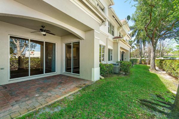 Carriage Pointe Townhomes, 81 Nottingham Pl, Boynton Beach, Florida 33426, image 1