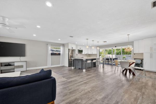High Point, 159 SE 26th Ave, Boynton Beach, Florida 33435, image 1