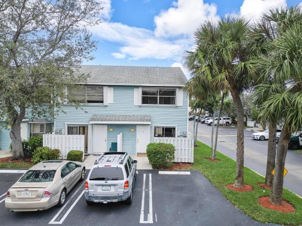 Sun Harbour Townhomes, 2747 NE 15th St, Pompano Beach, Florida 33062, image 3