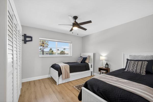 Windsor Park South, 110 Wettaw Ln #202, North Palm Beach, Florida 33408, image 3