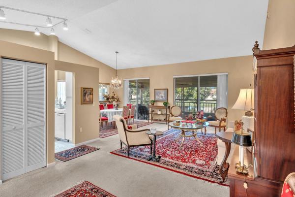 9589 Shadybrook Dr #201, Boynton Beach, Florida 33437, image 2