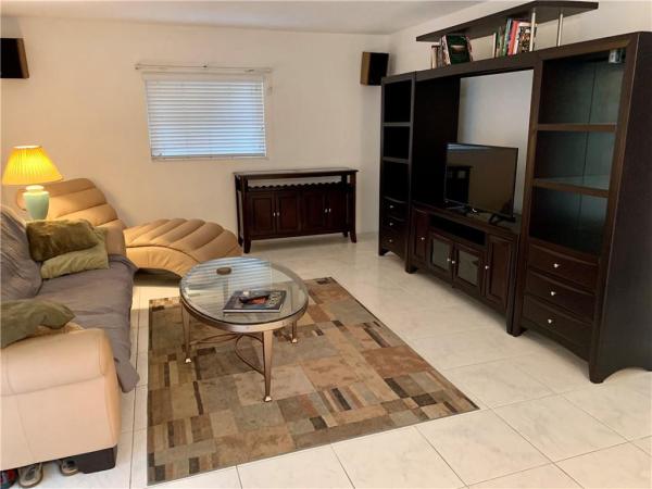 Cypress Island, 934 SE 9th Ave #1, Pompano Beach, Florida 33060, image 1