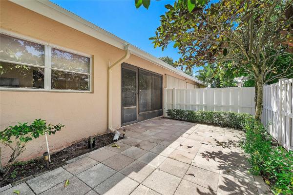 Eastgate At Whisper Walk, 8230 Springtree Rd, Boca Raton, Florida 33496, image 2