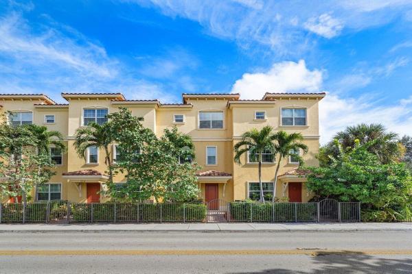 Kingdom Villas, 224 S Federal Hwy #4, Lake Worth Beach, Florida 33460, image 3