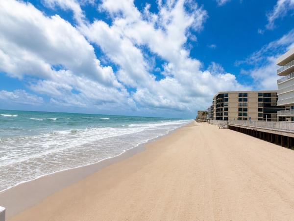 Mayfair House, 3589 S Ocean Blvd #404, South Palm Beach, Florida 33480, image 1