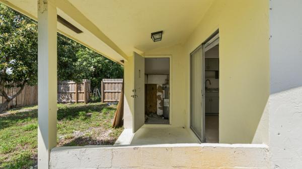 Lake Worth No HOA, 4453 Steven Rd, Lake Worth, Florida 33461, image 3