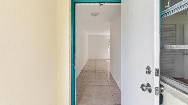 Lake Worth No HOA, 4453 Steven Rd, Lake Worth, Florida 33461, image 2