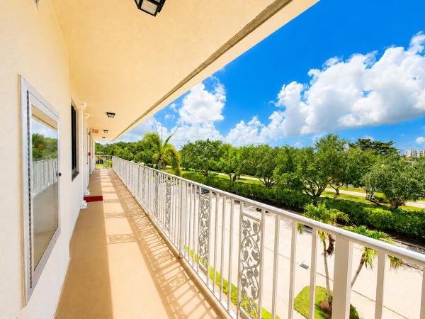Whitehall At Camino Real, 6193 Balboa Cir #405, Boca Raton, Florida 33433, image 3