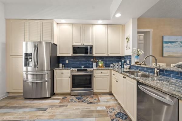 Harbour Isle West, 34 W Harbour Isle Dr #204, Fort Pierce, Florida 34949, image 2