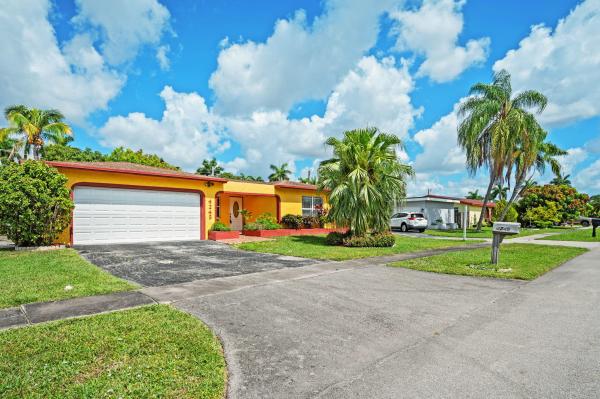 Sunrise Golf Village, 4245 NW 115th Ave, Sunrise, Florida 33323, image 3