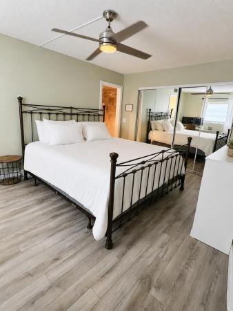 Burgundy At Kings Point, 199 Burgundy E, Delray Beach, Florida 33484, image 3