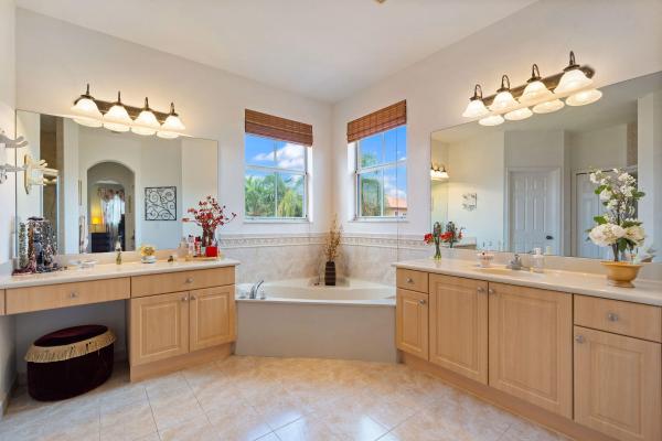 3144 SW 154th Pl, Unincorporated Dade County, Florida 33185, image 2