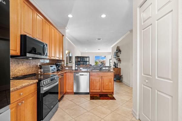 Rio Villas Of Coral Ridge, 2720 NE 15th St #303, Fort Lauderdale, Florida 33304, image 3