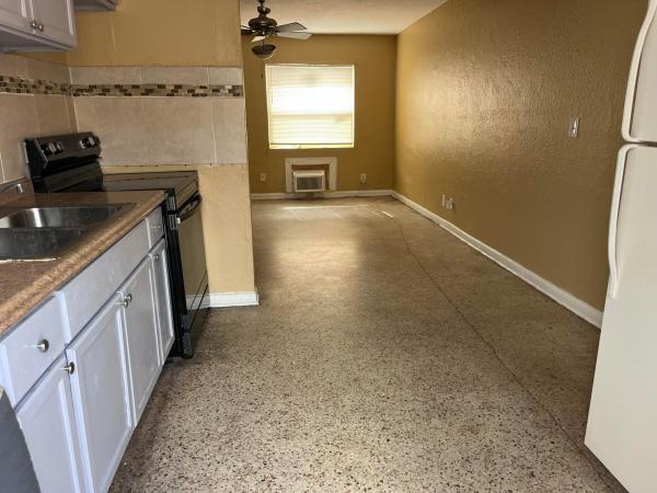 Inlet City, 633 W 9th St #B, Riviera Beach, Florida 33404, image 2