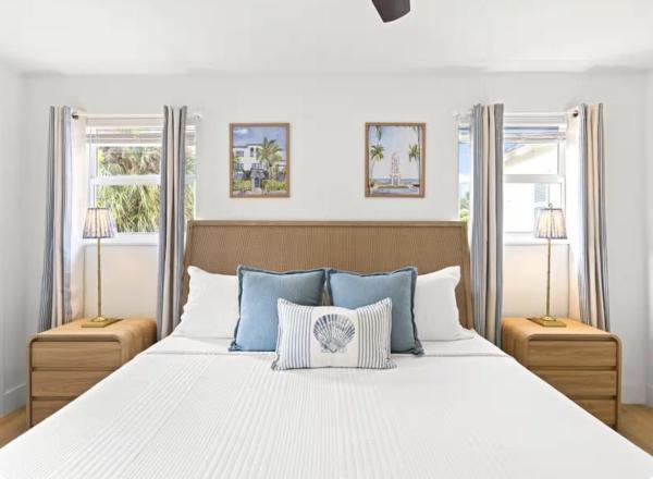 Yacht Harbor Estates, 1216 Surf Rd, Riviera Beach, Florida 33404, image 1